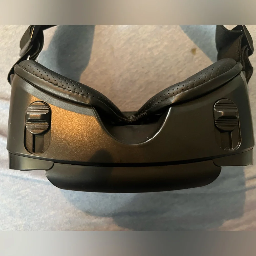*BRAND NEW/UNUSED 🆕* Black VRG Pro Virtual Reality Headset w| iPega Controller
